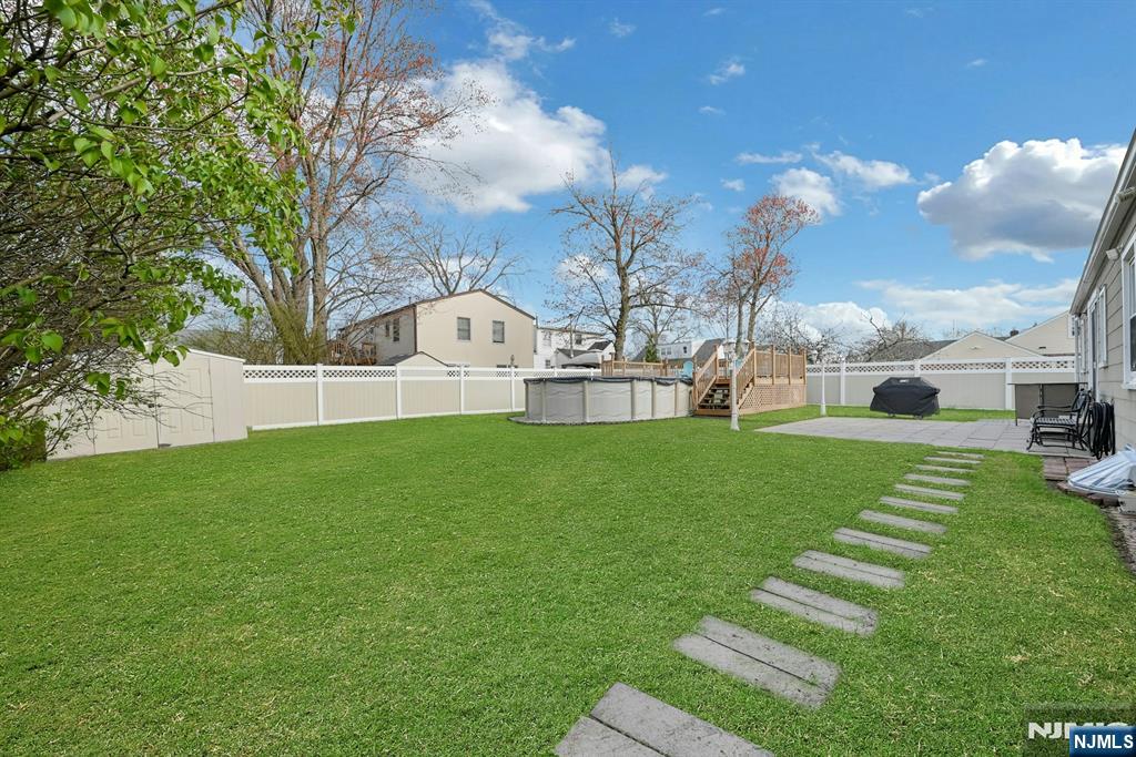 345 Grove Street - Photo 4