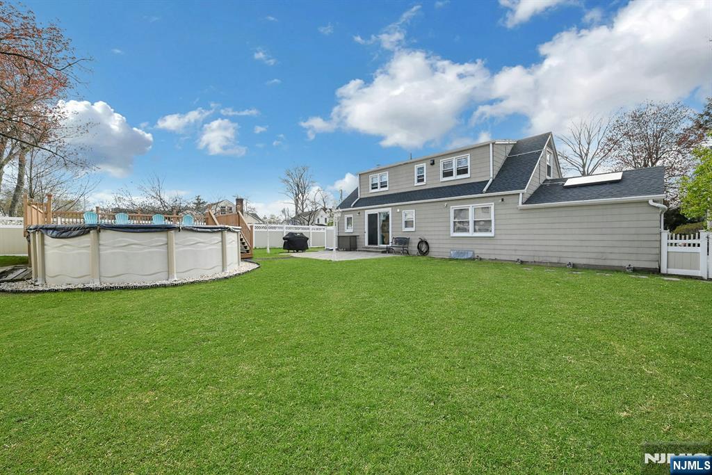 345 Grove Street - Photo 5