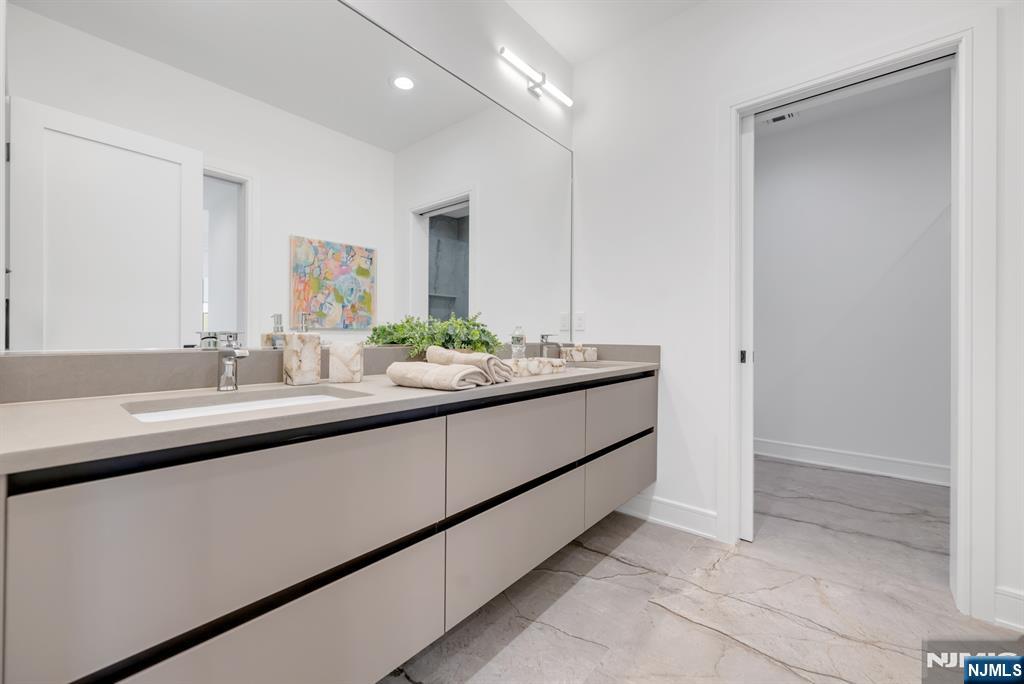 18 Feldman Court — photo 33