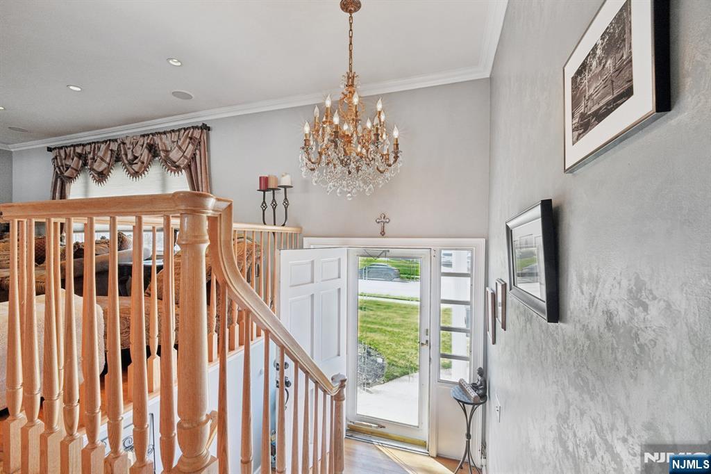 676 Rutgers Place - Photo 3