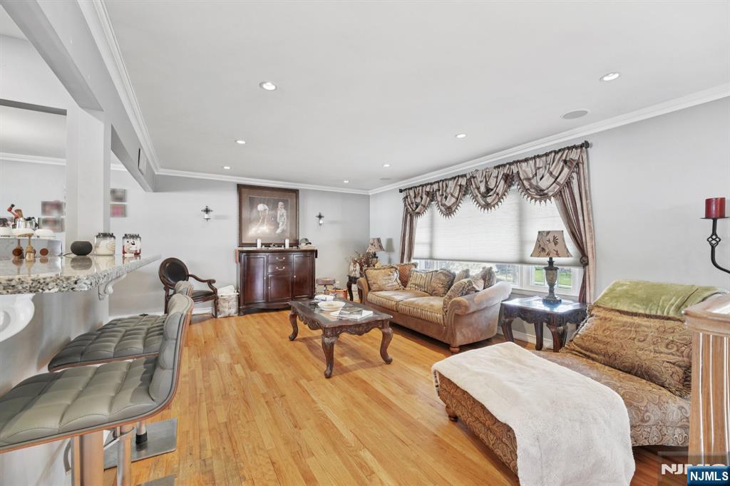 676 Rutgers Place - Photo 5