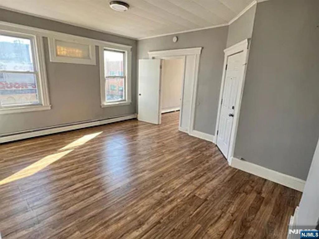 319 14Th Ave, Newark City, NJ, 07103-1227