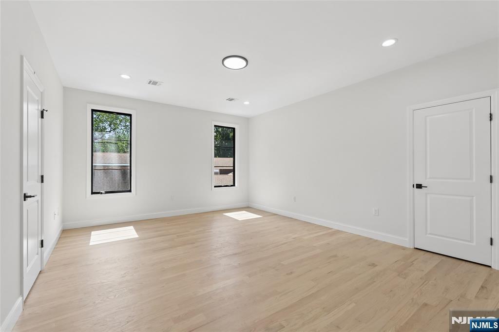 532 Hobart Road — photo 34