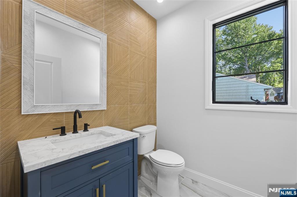 532 Hobart Road — photo 9