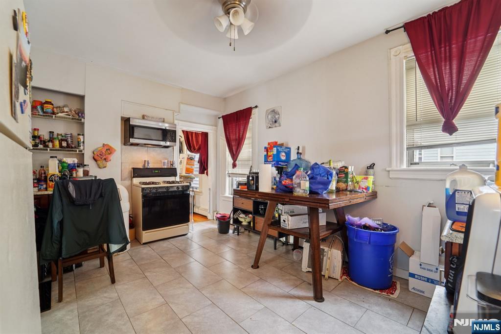 6 4th Street, Passaic, NJ, 07055