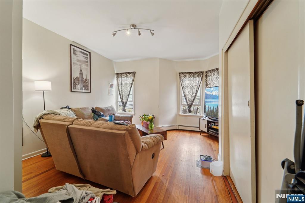 6 4th Street, Passaic, NJ, 07055