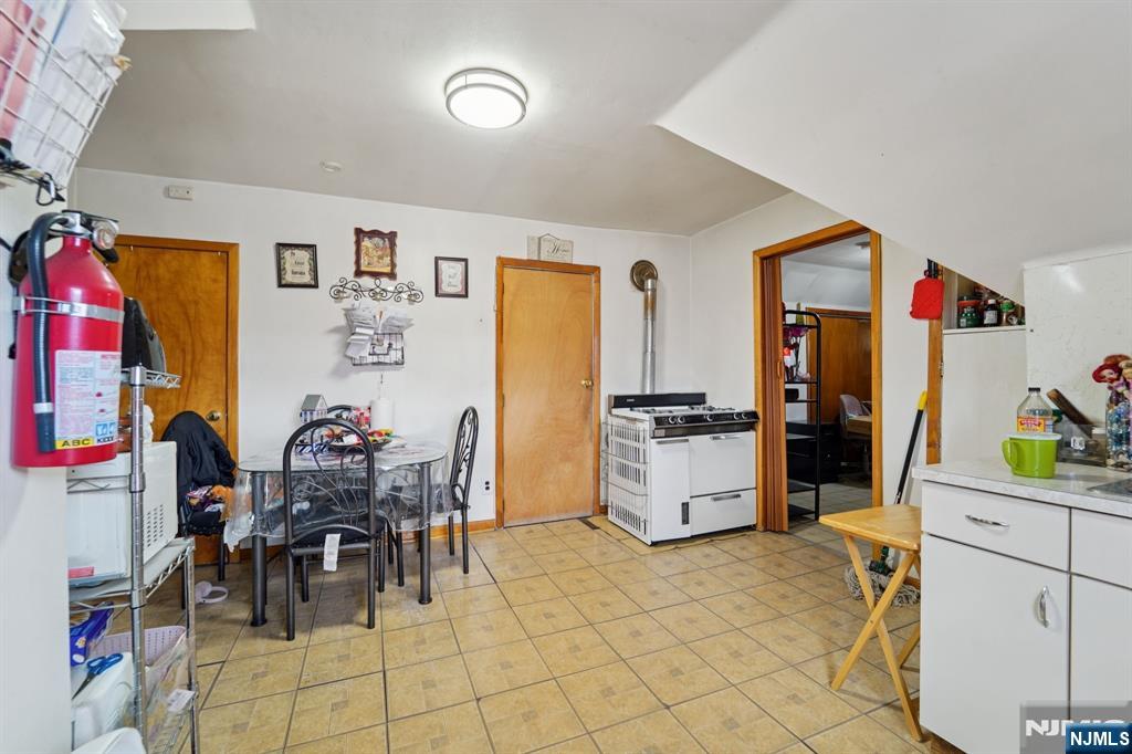 6 4th Street, Passaic, NJ, 07055