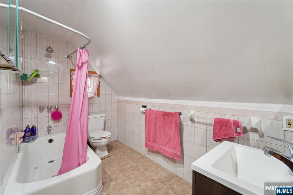 6 4th Street, Passaic, NJ, 07055