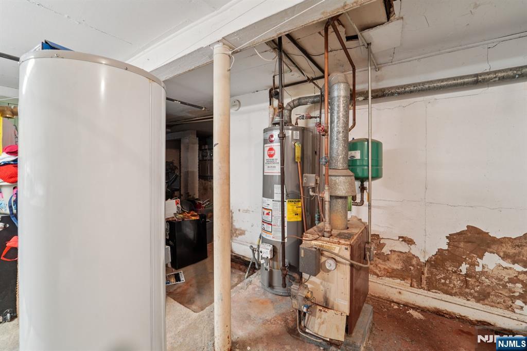 6 4th Street, Passaic, NJ, 07055