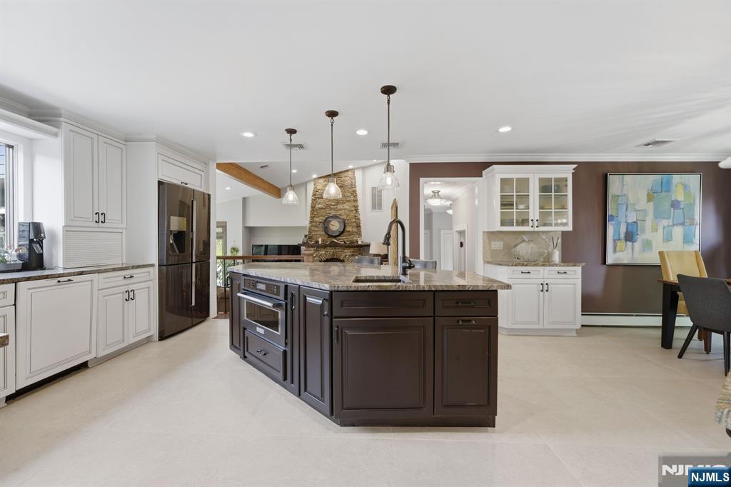 38 Trautwein Crescent, Closter, NJ, 07624