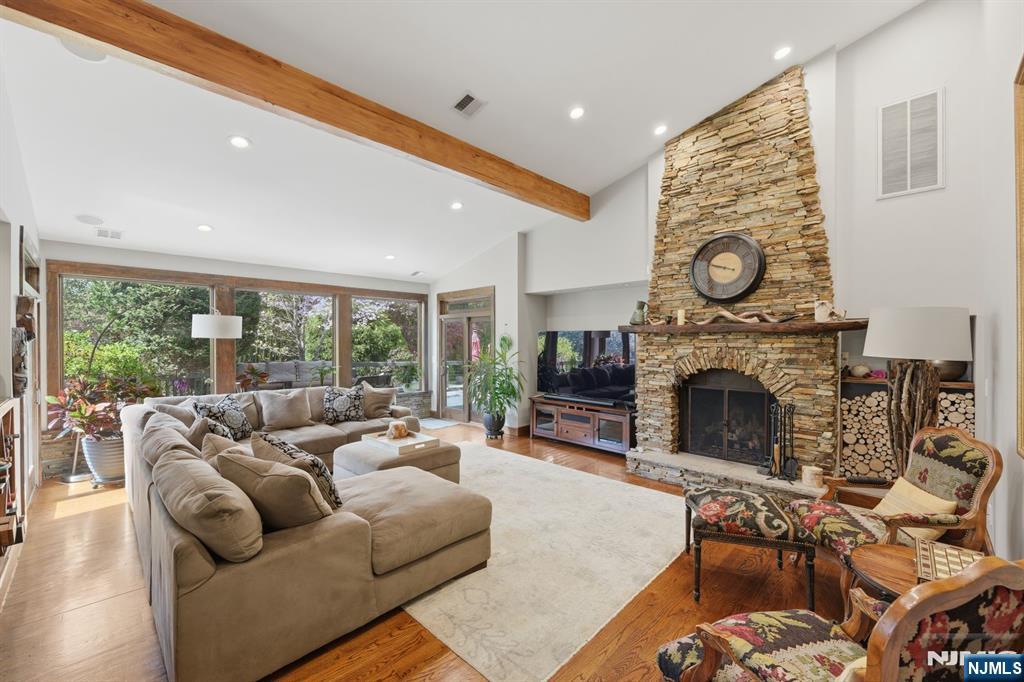 38 Trautwein Crescent, Closter, NJ, 07624