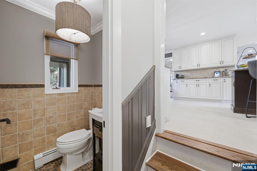 38 Trautwein Crescent, Closter, NJ, 07624