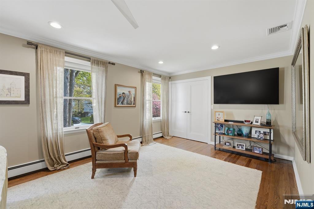 38 Trautwein Crescent, Closter, NJ, 07624