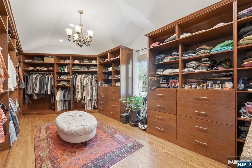 38 Trautwein Crescent, Closter, NJ, 07624