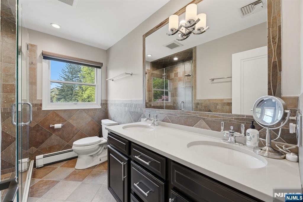 38 Trautwein Crescent, Closter, NJ, 07624