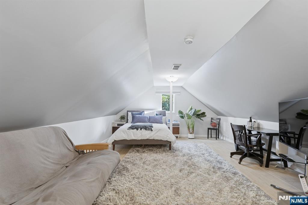 38 Trautwein Crescent, Closter, NJ, 07624