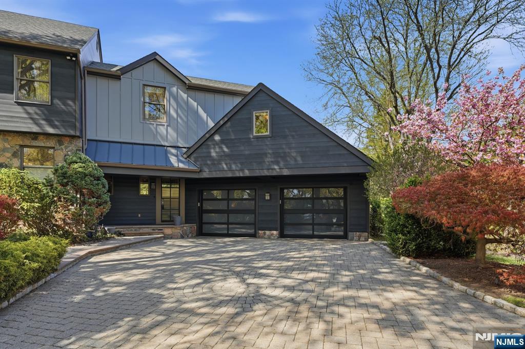 38 Trautwein Crescent, Closter, NJ, 07624