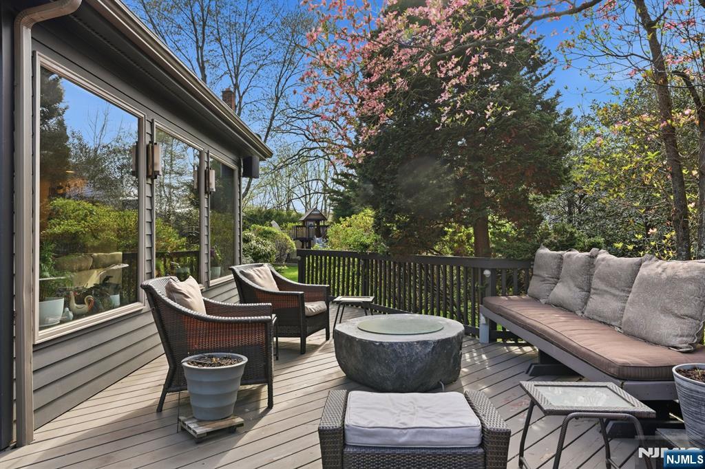 38 Trautwein Crescent, Closter, NJ, 07624