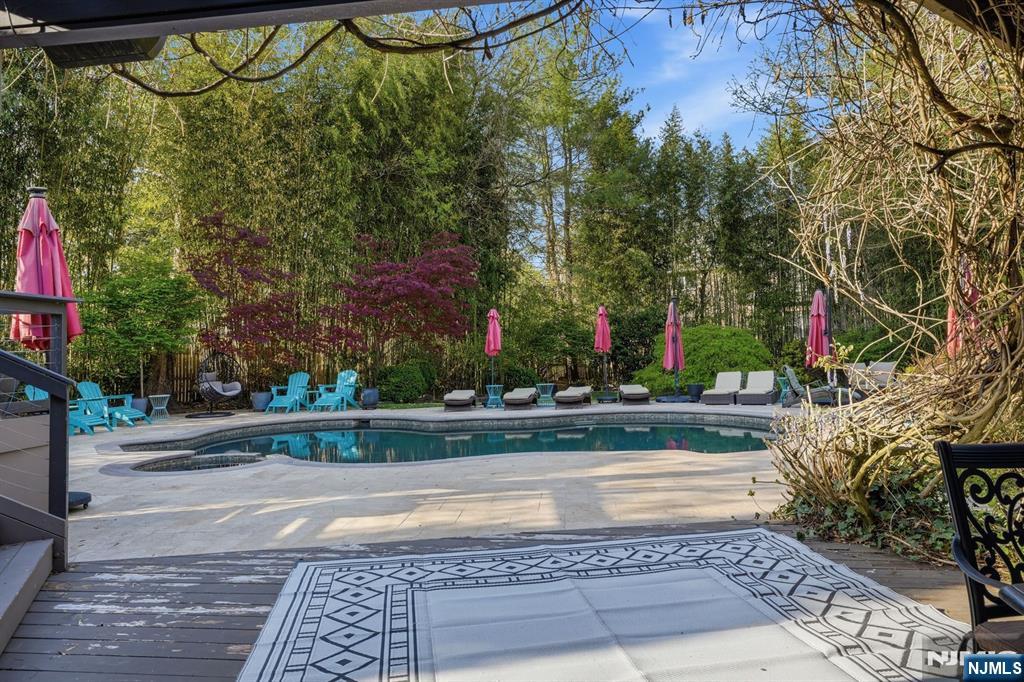 38 Trautwein Crescent, Closter, NJ, 07624