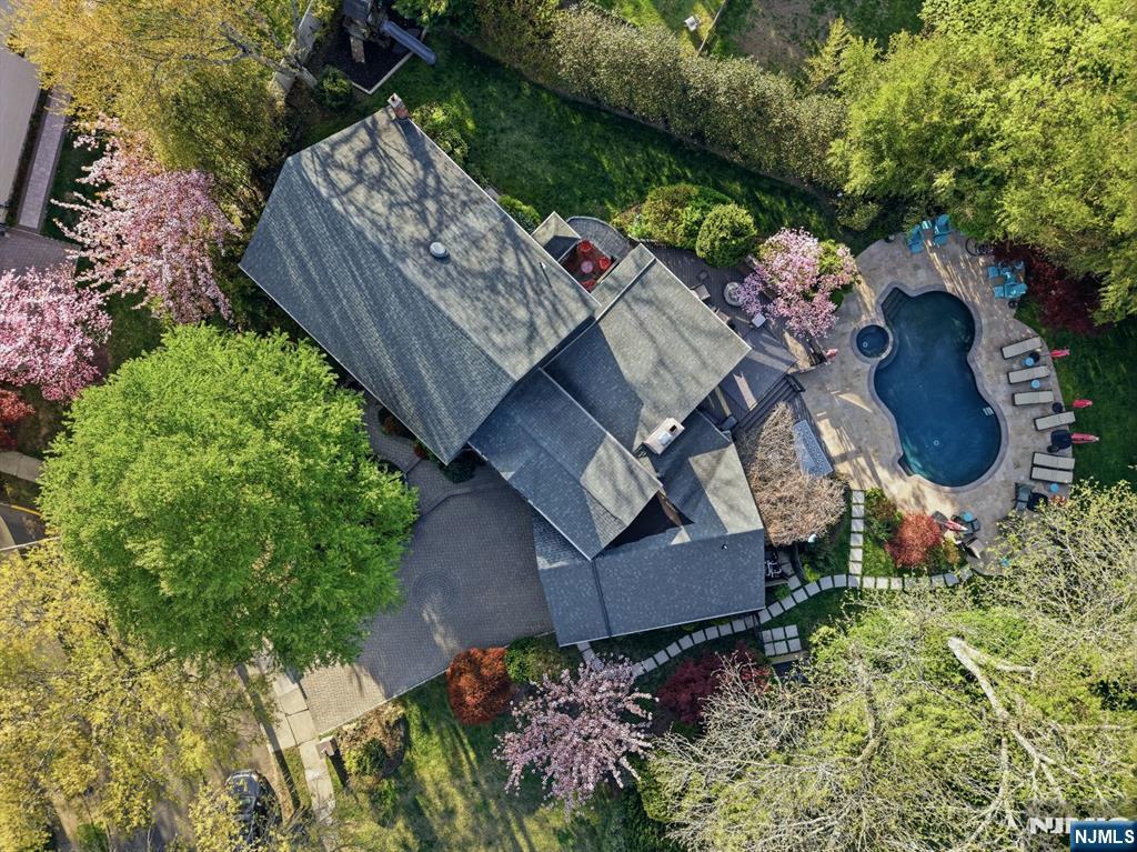 38 Trautwein Crescent, Closter, NJ, 07624