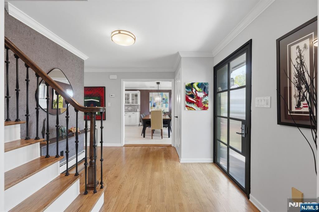 38 Trautwein Crescent, Closter, NJ, 07624