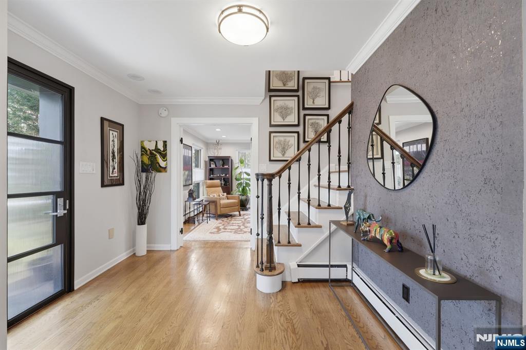 38 Trautwein Crescent, Closter, NJ, 07624