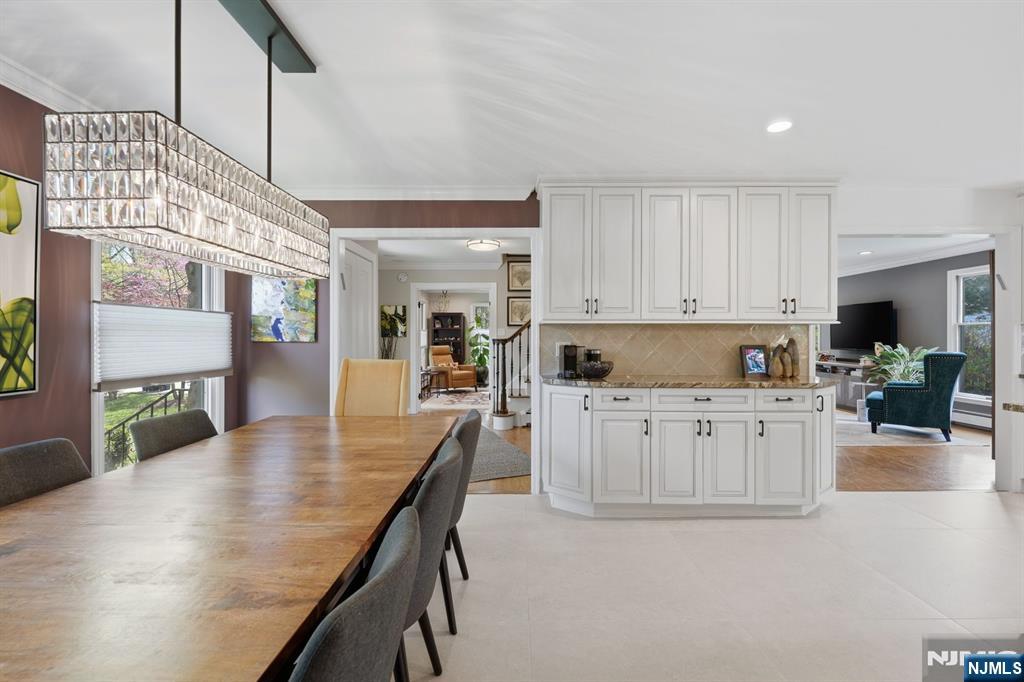 38 Trautwein Crescent, Closter, NJ, 07624