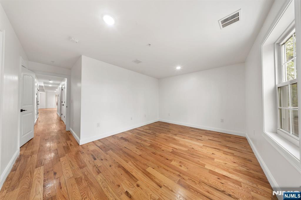 420 18th Avenue — photo 18