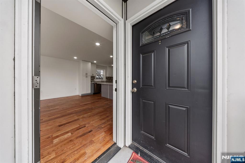 420 18th Avenue — photo 3