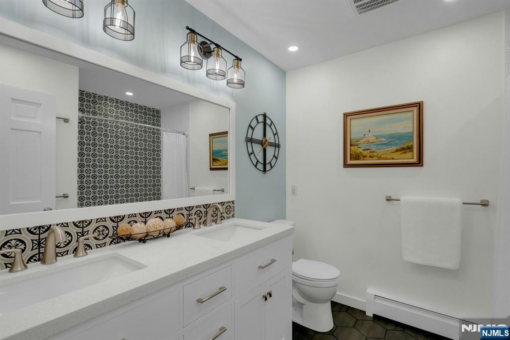 2nd Floor Bathroom