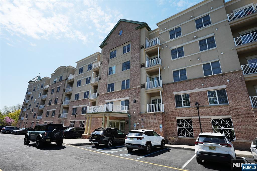 8100 River Road UNIT 210, North Bergen, NJ, 07047