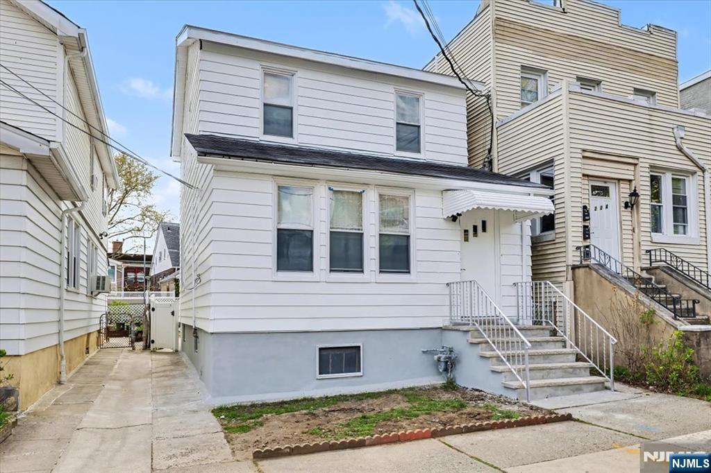 222 Riverview Place - Photo 1