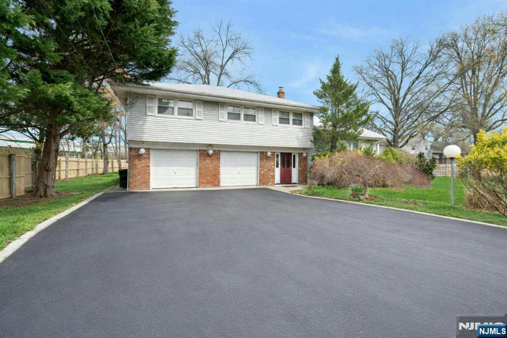 9 Hemlock Drive - Photo 3