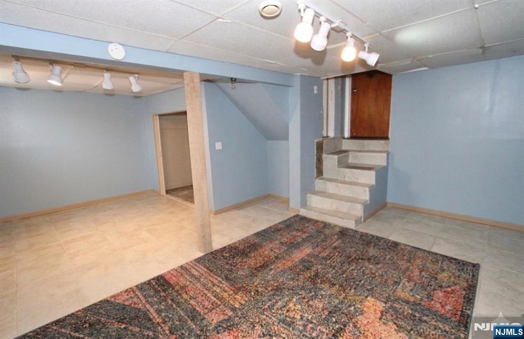 6 Evergreen Avenue - Photo 3