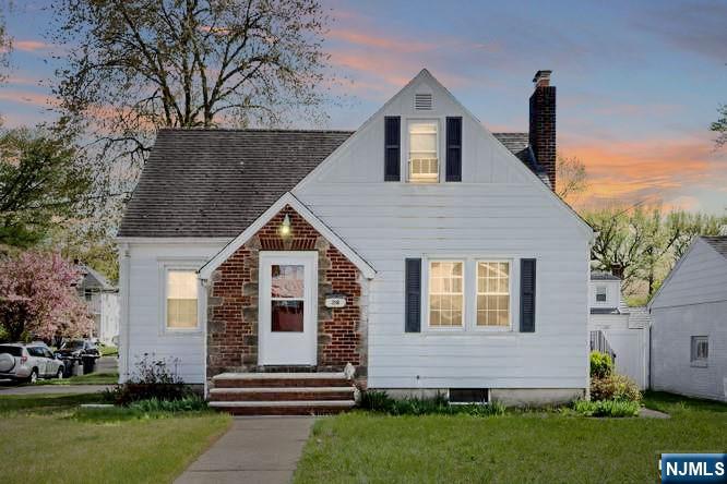 218 Hickory Avenue - Photo 1