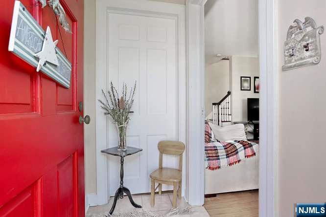 218 Hickory Avenue - Photo 2