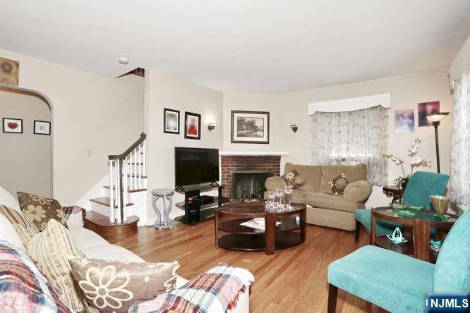 218 Hickory Avenue - Photo 3