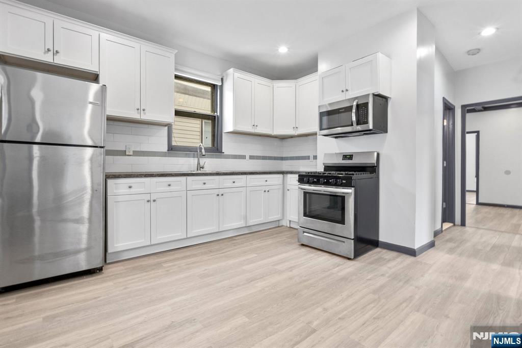 211 13th Street - Photo 1