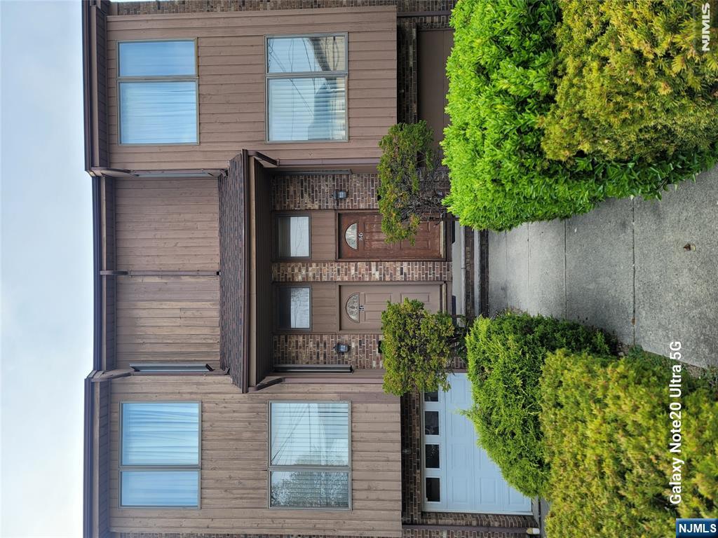 1643 Maple Street - Photo 2