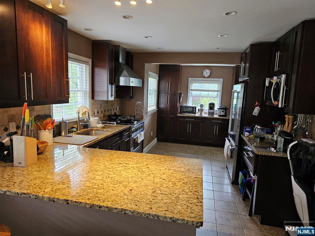39 Glen Avenue — photo 7