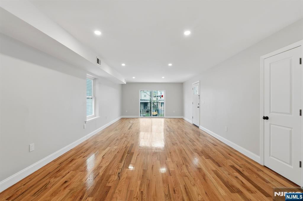 134 Shepard Avenue - Photo 5