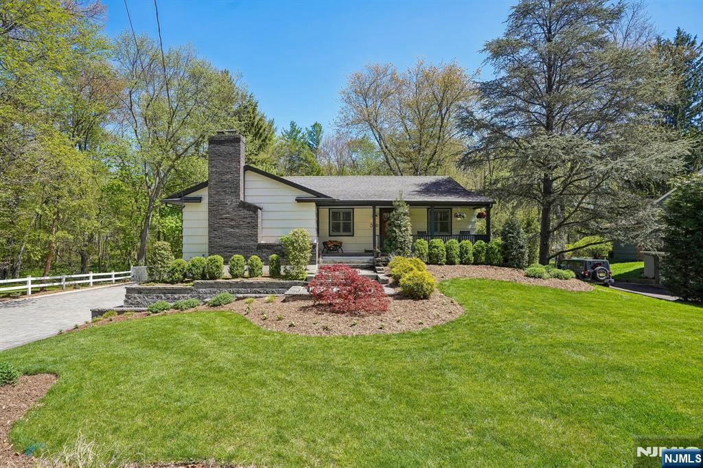 586 Sparrowbush Road, Wyckoff NJ — listing photo