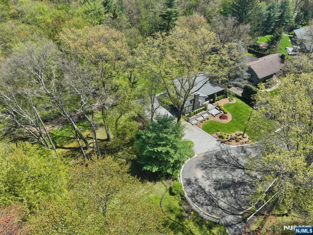 586 Sparrowbush Road — photo 41