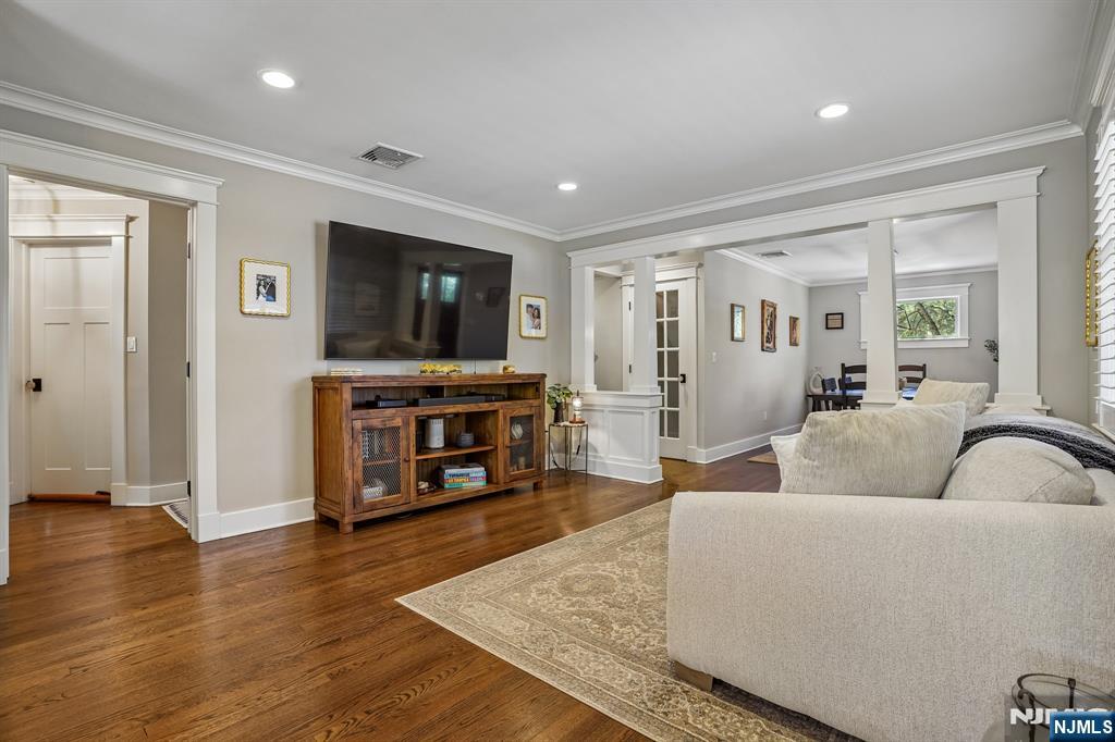 586 Sparrowbush Road — photo 8