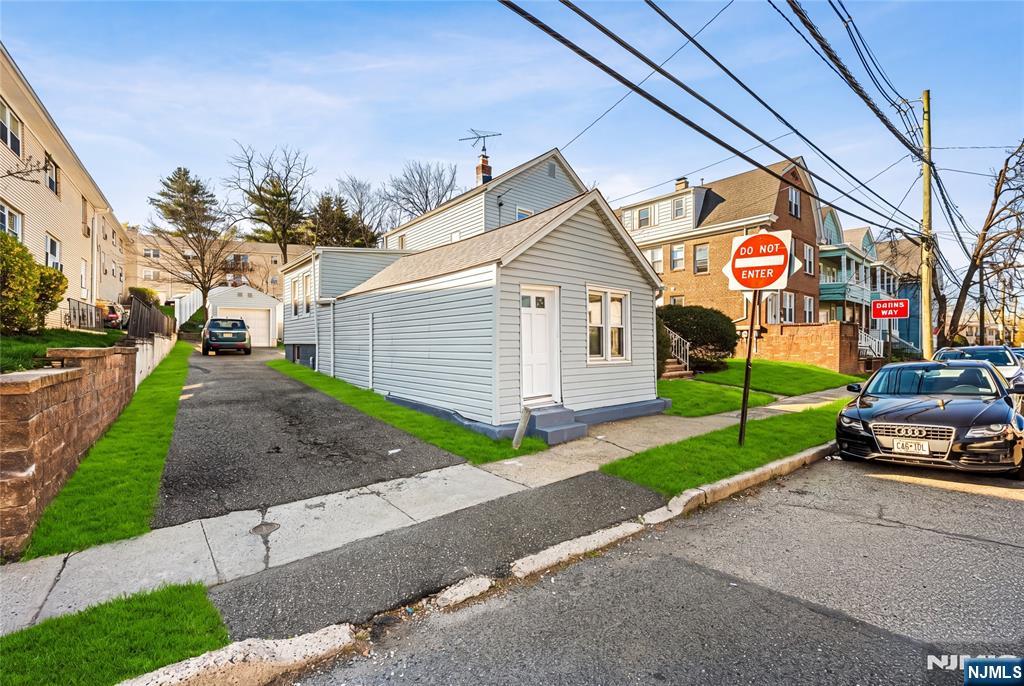 330 Hoover Avenue - Photo 4