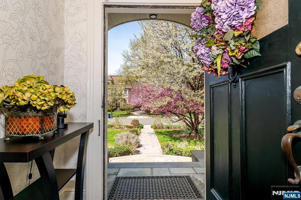 111 Montclair Avenue - Photo 3