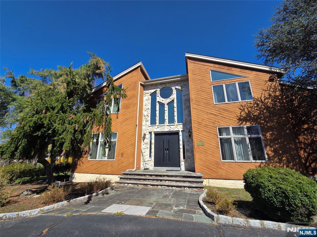 4 Valenza Lane - Photo 1