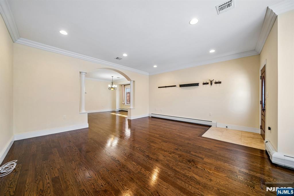 229 E Columbia B - Photo 5