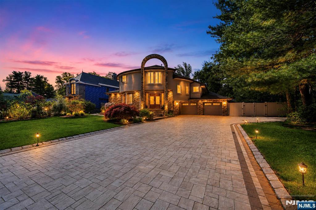290 Dunkerhook Road, Paramus NJ — listing photo