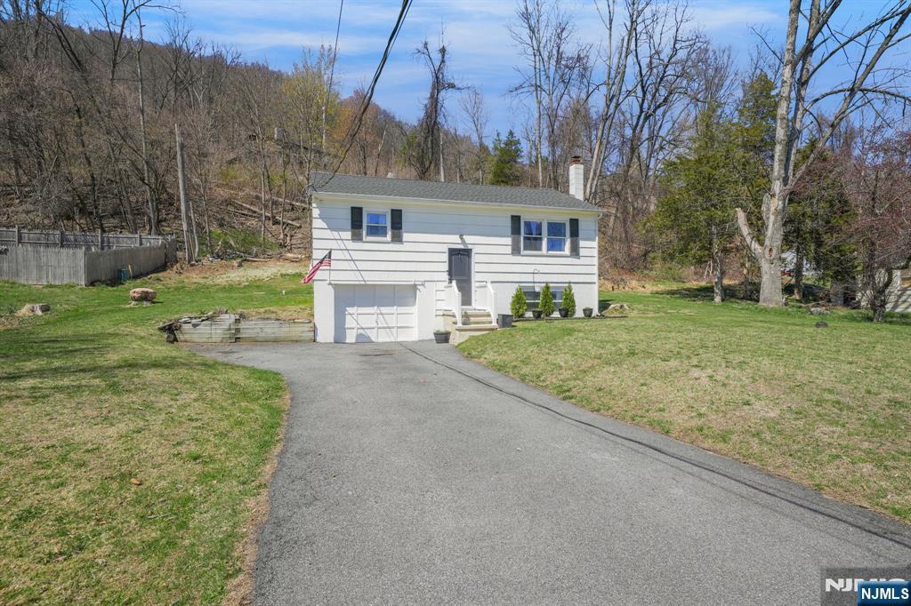 35 Zinnia Drive - Photo 1